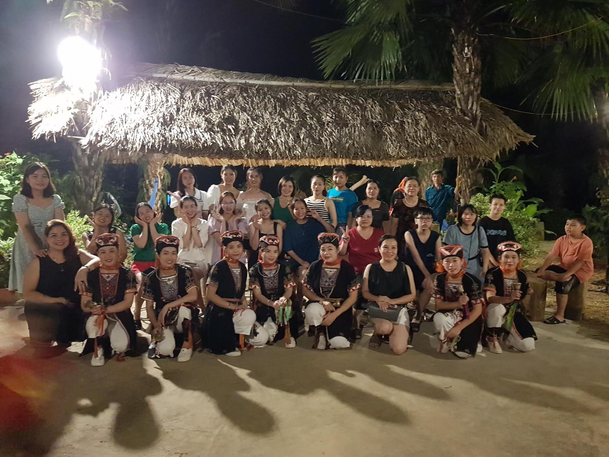 Vu Linh Palm House Homestay - Bungalow イエンバイ エクステリア 写真