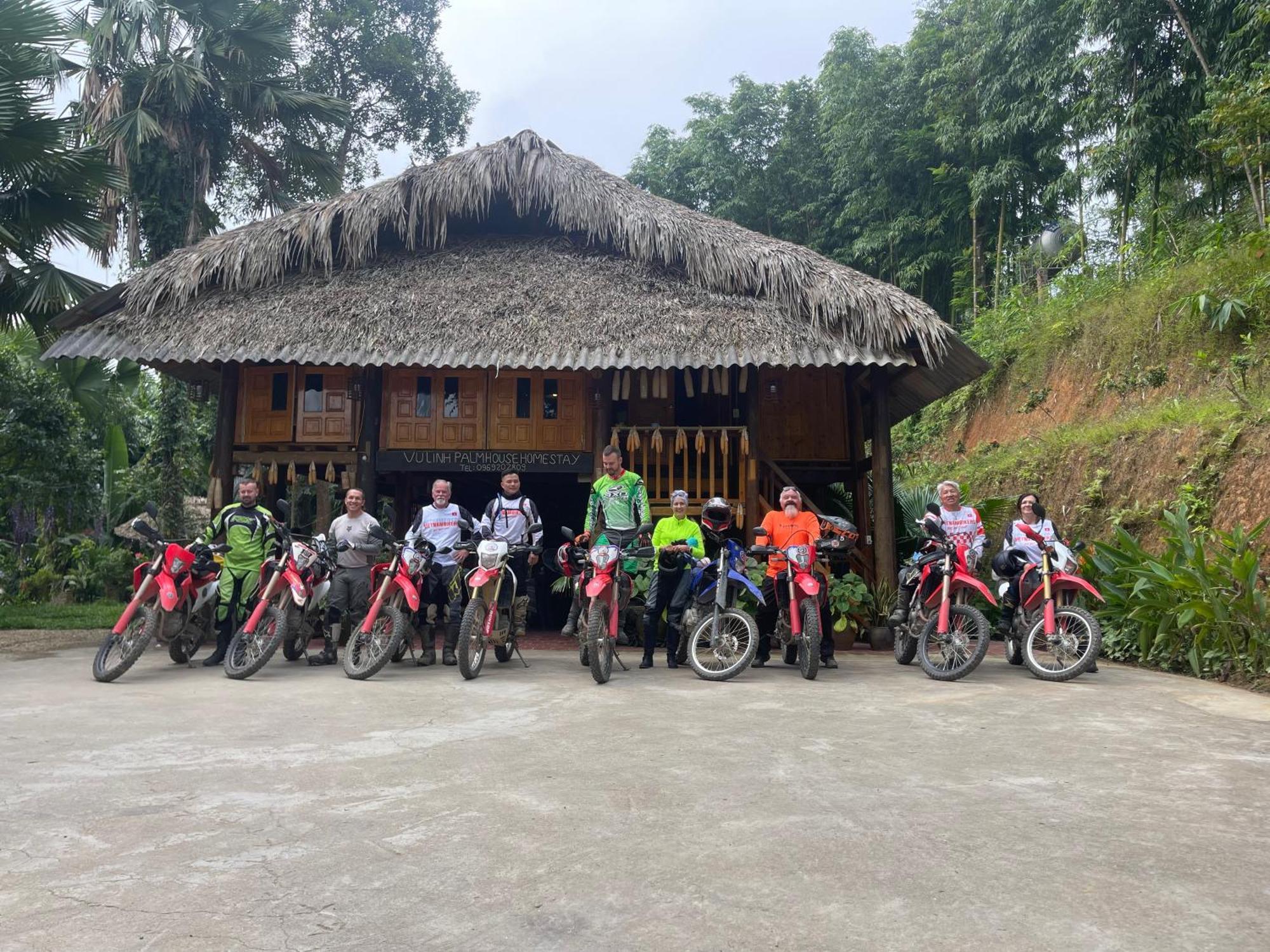 Vu Linh Palm House Homestay - Bungalow イエンバイ エクステリア 写真