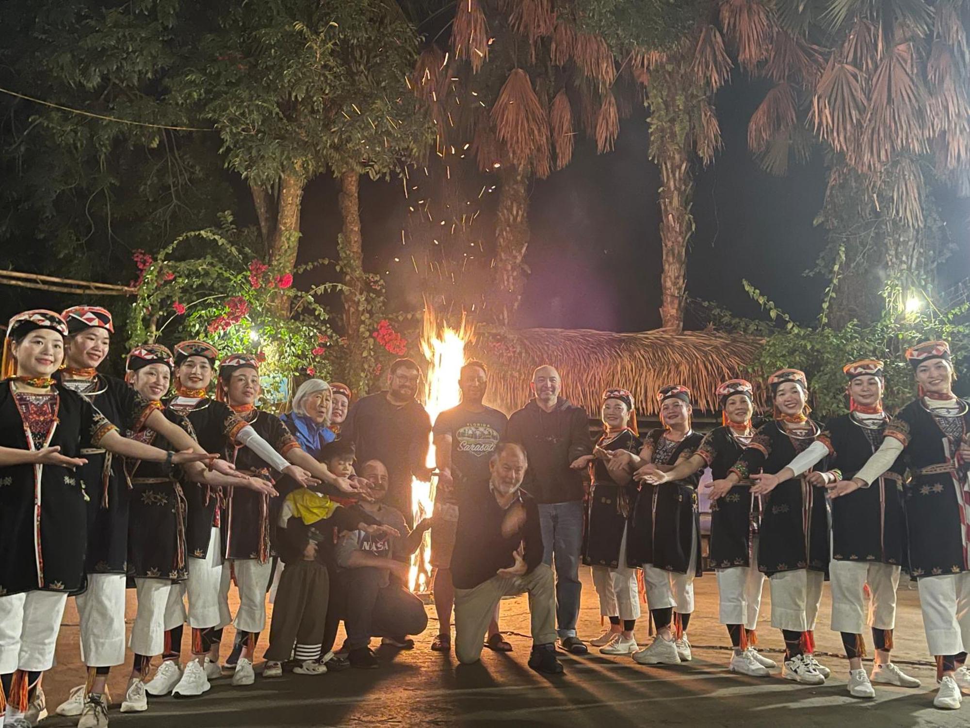 Vu Linh Palm House Homestay - Bungalow イエンバイ エクステリア 写真